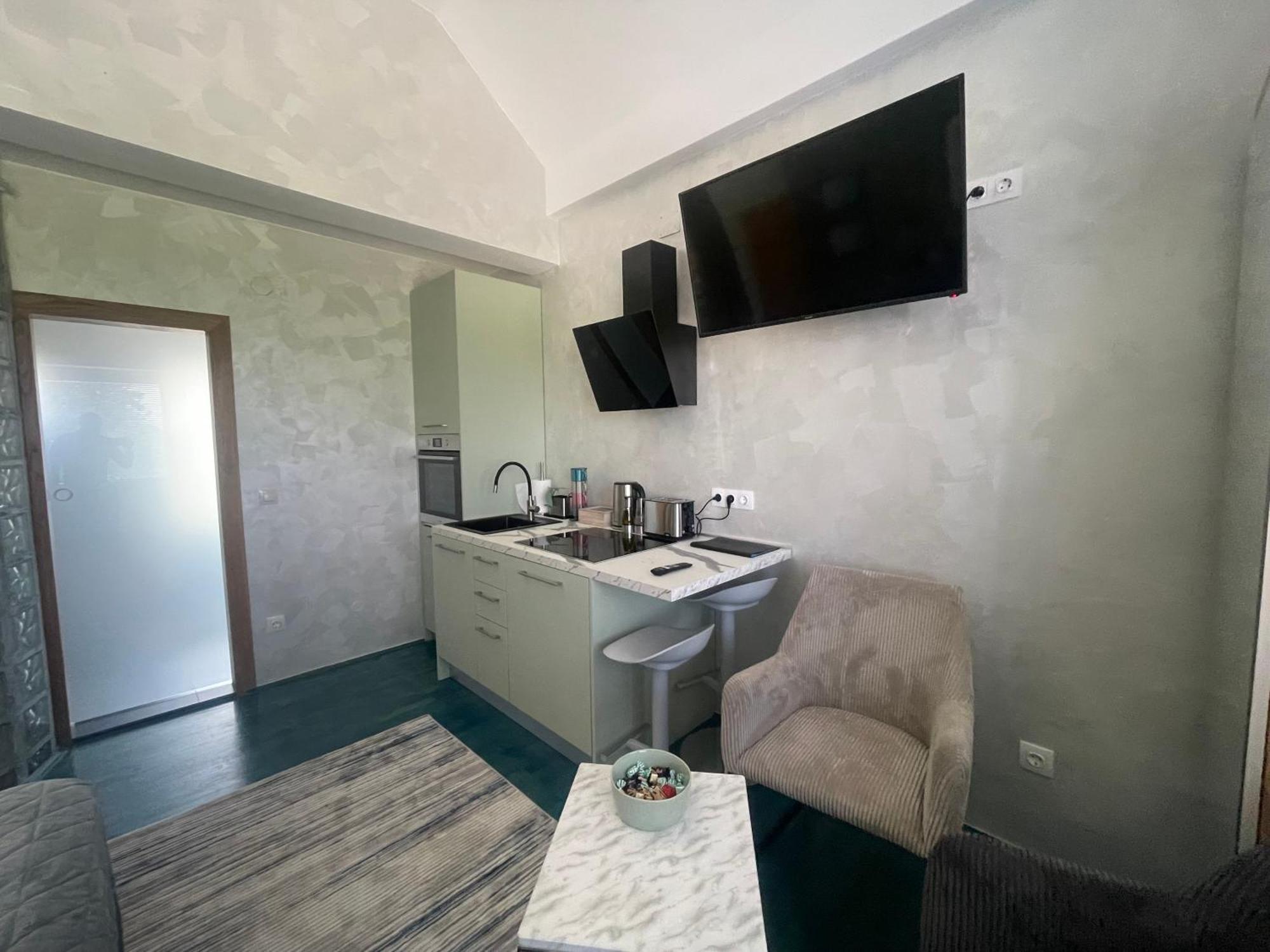 Tona - Miran Apartman - Parking - Samostalna Prijava Karlovac Esterno foto