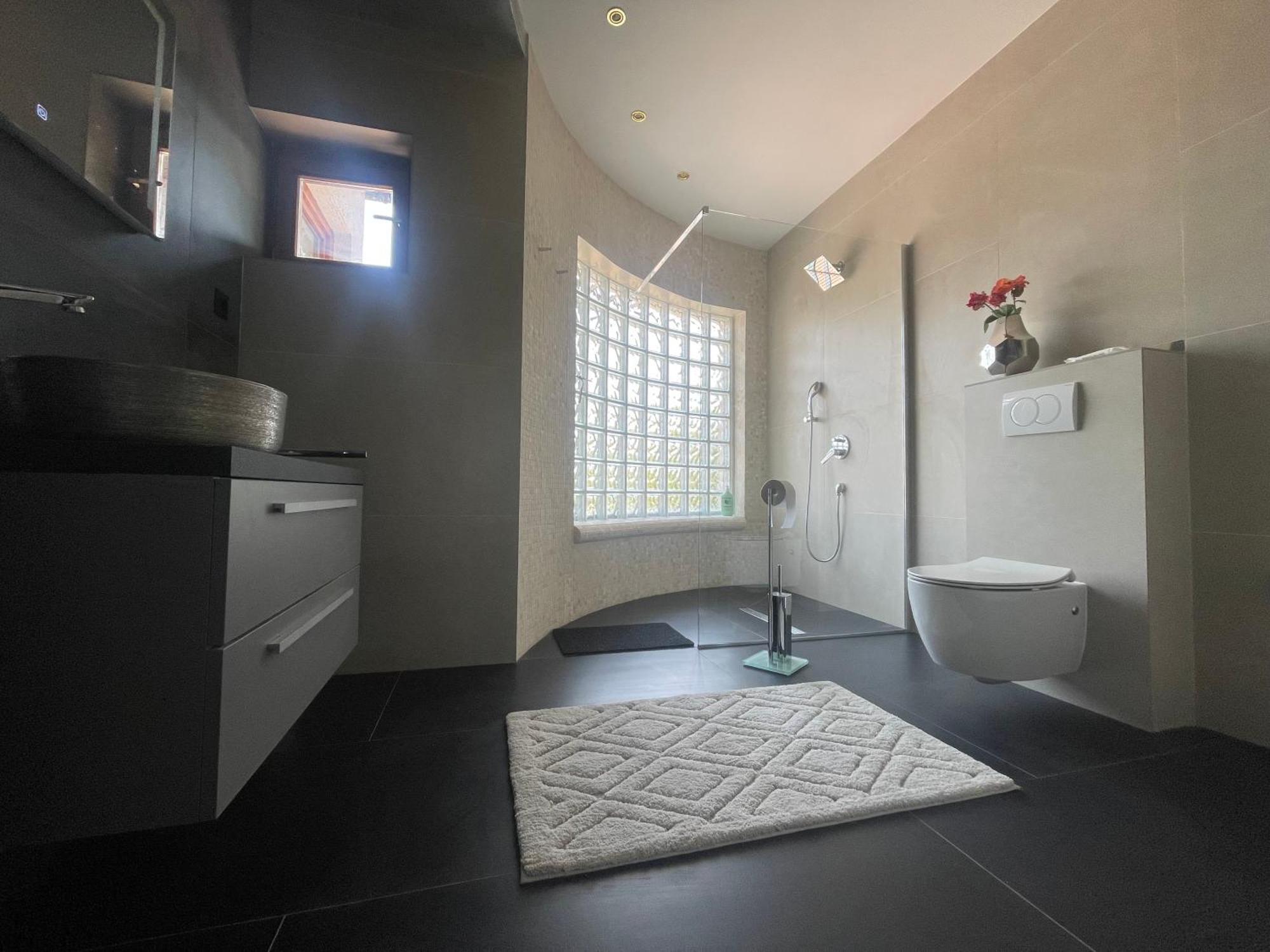 Tona - Miran Apartman - Parking - Samostalna Prijava Karlovac Esterno foto